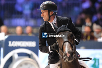 10/11/2024 - Piergiorgio Bucci riding Hantano in action during CSI5*- W Longines FEI Jumping World Cup 2024 Gran Prix presented by KASK, at Pala Fimauto on November 10, 2024, Verona, Italy. - CSI5*-W LONGINES FEI WORLD CUP™ PRESENTED BY KASK GRAN PRIX - INTERNAZIONALI - EQUITAZIONE