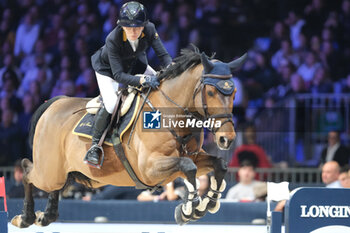 10/11/2024 - Edwina Tops-Alexander riding Fellow Castlefield in action during CSI5*- W Longines FEI Jumping World Cup 2024 Gran Prix presented by KASK, at Pala Fimauto on November 10, 2024, Verona, Italy. - CSI5*-W LONGINES FEI WORLD CUP™ PRESENTED BY KASK GRAN PRIX - INTERNAZIONALI - EQUITAZIONE