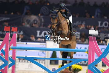 10/11/2024 - Edwina Tops-Alexander riding Fellow Castlefield in action during CSI5*- W Longines FEI Jumping World Cup 2024 Gran Prix presented by KASK, at Pala Fimauto on November 10, 2024, Verona, Italy. - CSI5*-W LONGINES FEI WORLD CUP™ PRESENTED BY KASK GRAN PRIX - INTERNAZIONALI - EQUITAZIONE