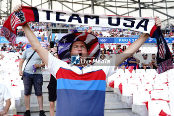 2024-07-24 - Fan of USA during the Football, Men's Group A, between France and United States during the Olympic Games Paris 2024 on 24 July 2024 at Geoffroy-Guichard Stadium in Marseille, France - OLYMPIC GAMES PARIS 2024 - 24/07 - OLYMPIC GAMES PARIS 2024 - OLYMPIC GAMES