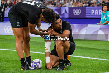 2024-07-24 - Ngarohi McGarvey-Black (New Zealand) and Moses Leo (New Zealand), Rugby Sevens, Men's Pool A between New Zealand and South Africa during the Olympic Games Paris 2024 on 24 July 2024 at Stade de France in Saint-Denis, France - OLYMPIC GAMES PARIS 2024 - 24/07 - OLYMPIC GAMES PARIS 2024 - OLYMPIC GAMES