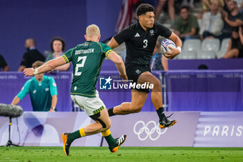 2024-07-24 - Tone Ng Shiu (New Zealand) and Ryan Oosthuizen (South Africa), Rugby Sevens, Men's Pool A between New Zealand and South Africa during the Olympic Games Paris 2024 on 24 July 2024 at Stade de France in Saint-Denis, France - OLYMPIC GAMES PARIS 2024 - 24/07 - OLYMPIC GAMES PARIS 2024 - OLYMPIC GAMES