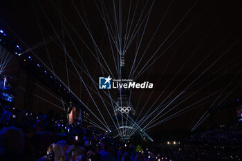 2024-07-26 - Olympic rings on the Eiffel Tower, Opening Ceremony during the Olympic Games Paris 2024 on 26 July 2024 in Paris, France - OLYMPIC GAMES PARIS 2024 - OPENING CEREMONY - 26/07 - OLYMPIC GAMES PARIS 2024 - OLYMPIC GAMES