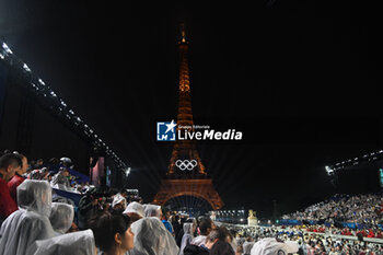 2024-07-26 - Olympic rings on the Eiffel Tower, Opening Ceremony during the Olympic Games Paris 2024 on 26 July 2024 in Paris, France - OLYMPIC GAMES PARIS 2024 - OPENING CEREMONY - 26/07 - OLYMPIC GAMES PARIS 2024 - OLYMPIC GAMES