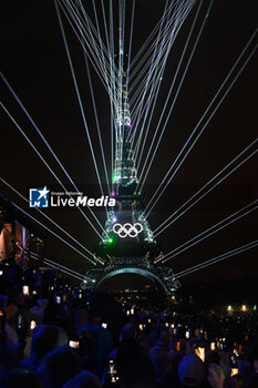 2024-07-26 - Olympic rings on the Eiffel Tower, Opening Ceremony during the Olympic Games Paris 2024 on 26 July 2024 in Paris, France - OLYMPIC GAMES PARIS 2024 - OPENING CEREMONY - 26/07 - OLYMPIC GAMES PARIS 2024 - OLYMPIC GAMES