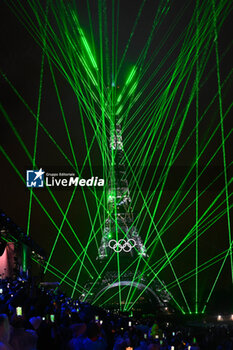 2024-07-26 - Olympic rings on the Eiffel Tower, Opening Ceremony during the Olympic Games Paris 2024 on 26 July 2024 in Paris, France - OLYMPIC GAMES PARIS 2024 - OPENING CEREMONY - 26/07 - OLYMPIC GAMES PARIS 2024 - OLYMPIC GAMES