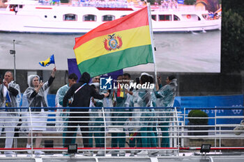 2024-07-26 - Team Bolivia parade, Opening Ceremony during the Olympic Games Paris 2024 on 26 July 2024 in Paris, France - OLYMPIC GAMES PARIS 2024 - OPENING CEREMONY - 26/07 - OLYMPIC GAMES PARIS 2024 - OLYMPIC GAMES