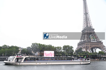 2024-07-26 - Team Brazil parade, Opening Ceremony during the Olympic Games Paris 2024 on 26 July 2024 in Paris, France - OLYMPIC GAMES PARIS 2024 - OPENING CEREMONY - 26/07 - OLYMPIC GAMES PARIS 2024 - OLYMPIC GAMES