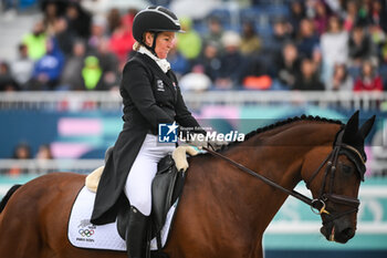 2024-07-27 - PRICE Jonelle of New Zealand during the eventing, team and individual dressage, Olympic Games Paris 2024 on 27 July 2024 at Chateau de Versailles in Versailles, France - OLYMPIC GAMES PARIS 2024 - 27/07 - OLYMPIC GAMES PARIS 2024 - OLYMPIC GAMES