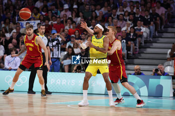 2024-07-27 - Patty Mills of Australia and Alberto Díaz of Spain, Basketball, Men's Group Phase - Group A between Australia and Spain during the Olympic Games Paris 2024 on 27 July 2024 in Villeneuve-d'Ascq near Lille, France - OLYMPIC GAMES PARIS 2024 - 27/07 - OLYMPIC GAMES PARIS 2024 - OLYMPIC GAMES