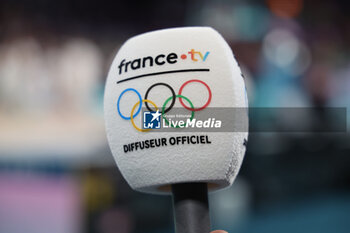 2024-07-27 - France TV, Official french TV, Basketball, Men's Group Phase - Group A between Australia and Spain during the Olympic Games Paris 2024 on 27 July 2024 in Villeneuve-d'Ascq near Lille, France - OLYMPIC GAMES PARIS 2024 - 27/07 - OLYMPIC GAMES PARIS 2024 - OLYMPIC GAMES