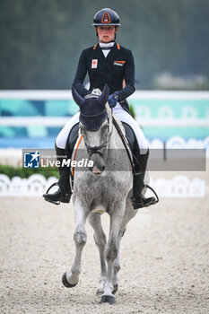 2024-07-27 - de JONG Sanne of Netherlands during the eventing, team and individual dressage, Olympic Games Paris 2024 on 27 July 2024 at Chateau de Versailles in Versailles, France - OLYMPIC GAMES PARIS 2024 - 27/07 - OLYMPIC GAMES PARIS 2024 - OLYMPIC GAMES