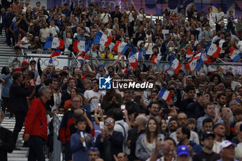 2024-07-27 - fans, Supporters, Public, Spectators Women's Épée Individual Fencing during the Olympic Games Paris 2024 on 27 July 2024 at Le Grand Palais in Paris, France - OLYMPIC GAMES PARIS 2024 - 27/07 - OLYMPIC GAMES PARIS 2024 - OLYMPIC GAMES