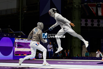 2024-07-27 - PIANFETTI Maxime of France, SARON Mitchell of United States Men's Sabre Individual Fencing during the Olympic Games Paris 2024 on 27 July 2024 at Le Grand Palais in Paris, France - OLYMPIC GAMES PARIS 2024 - 27/07 - OLYMPIC GAMES PARIS 2024 - OLYMPIC GAMES