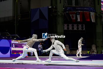 2024-07-27 - PIANFETTI Maxime of France, SARON Mitchell of United States Men's Sabre Individual Fencing during the Olympic Games Paris 2024 on 27 July 2024 at Le Grand Palais in Paris, France - OLYMPIC GAMES PARIS 2024 - 27/07 - OLYMPIC GAMES PARIS 2024 - OLYMPIC GAMES