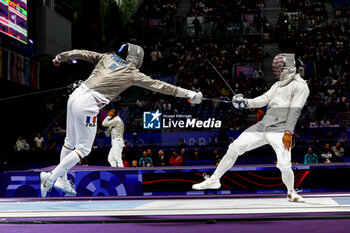 2024-07-27 - PIANFETTI Maxime of France, SARON Mitchell of United States Men's Sabre Individual Fencing during the Olympic Games Paris 2024 on 27 July 2024 at Le Grand Palais in Paris, France - OLYMPIC GAMES PARIS 2024 - 27/07 - OLYMPIC GAMES PARIS 2024 - OLYMPIC GAMES