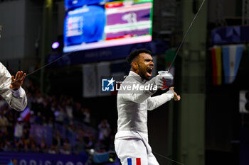 2024-07-27 - APITHY Bolade of France, SZATMARI Andras of Hungarian, Men's Sabre Individual Fencing during the Olympic Games Paris 2024 on 27 July 2024 at Le Grand Palais in Paris, France - OLYMPIC GAMES PARIS 2024 - 27/07 - OLYMPIC GAMES PARIS 2024 - OLYMPIC GAMES