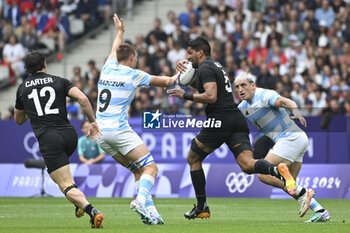 2024-07-27 - Matias Osadczuk (Argentina) vs Dylan Collier (New Zealand), Rugby Sevens, Men's Semi-final between New Zealand and Argentina during the Olympic Games Paris 2024 on 27 July 2024 at Stade de France in Saint-Denis, France - OLYMPIC GAMES PARIS 2024 - 27/07 - OLYMPIC GAMES PARIS 2024 - OLYMPIC GAMES