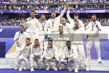 2024-07-27 - Team France Gold medal, Rugby Sevens, Men's final between France and Fiji during the Olympic Games Paris 2024 on 27 July 2024 at Stade de France in Saint-Denis, France - OLYMPIC GAMES PARIS 2024 - 27/07 - OLYMPIC GAMES PARIS 2024 - OLYMPIC GAMES