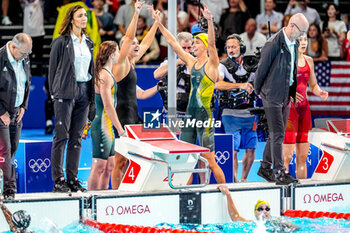 2024-07-27 - Team of Australia competing in the Women's 4 X 100m Freestyle Relay Final during Day 1 of Swimming during the Olympic Games Paris 2024 on 27 July 2024 at Paris La Defense Arena in Paris, France - OLYMPIC GAMES PARIS 2024 - 27/07 - OLYMPIC GAMES PARIS 2024 - OLYMPIC GAMES