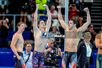 2024-07-27 - Team United States of America competing in the Men's 4 X 100m Freestyle Relay Final during Day 1 of Swimming during the Olympic Games Paris 2024 on 27 July 2024 at Paris La Defense Arena in Paris, France - OLYMPIC GAMES PARIS 2024 - 27/07 - OLYMPIC GAMES PARIS 2024 - OLYMPIC GAMES