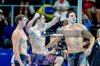 2024-07-27 - Team United States of America competing in the Men's 4 X 100m Freestyle Relay Final during Day 1 of Swimming during the Olympic Games Paris 2024 on 27 July 2024 at Paris La Defense Arena in Paris, France - OLYMPIC GAMES PARIS 2024 - 27/07 - OLYMPIC GAMES PARIS 2024 - OLYMPIC GAMES