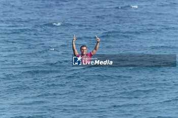 2024-08-05 - Kauli Vaast of France Gold medal, Surfing, Men's Gold Medal Match during the Olympic Games Paris 2024 on 6 August 2024 at Teahupo'o in Tahiti, French Polynesia - OLYMPIC GAMES PARIS 2024 - 06/08 - OLYMPIC GAMES PARIS 2024 - OLYMPIC GAMES