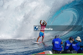 2024-08-05 - Kauli Vaast of France Gold medal, Surfing, Men's Gold Medal Match during the Olympic Games Paris 2024 on 6 August 2024 at Teahupo'o in Tahiti, French Polynesia - OLYMPIC GAMES PARIS 2024 - 06/08 - OLYMPIC GAMES PARIS 2024 - OLYMPIC GAMES