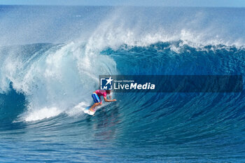 2024-08-05 - Kauli Vaast of France Gold medal, Surfing, Men's Gold Medal Match during the Olympic Games Paris 2024 on 6 August 2024 at Teahupo'o in Tahiti, French Polynesia - OLYMPIC GAMES PARIS 2024 - 06/08 - OLYMPIC GAMES PARIS 2024 - OLYMPIC GAMES