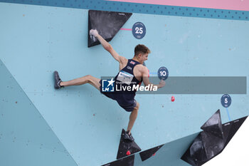 2024-08-09 - ROBERTS Toby of Great Britain Climbing Men's Boulder & Lead, Final Lead during the Olympic Games Paris 2024 on 9 August 2024 at Le Bourget Sport Climbing Venue - OLYMPIC GAMES PARIS 2024 - 09/08 - OLYMPIC GAMES PARIS 2024 - OLYMPIC GAMES