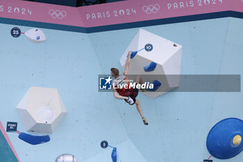 2024-08-09 - SCHUBERT Jakob of Austria Climbing Men's Boulder & Lead, Final Lead during the Olympic Games Paris 2024 on 9 August 2024 at Le Bourget Sport Climbing Venue - OLYMPIC GAMES PARIS 2024 - 09/08 - OLYMPIC GAMES PARIS 2024 - OLYMPIC GAMES