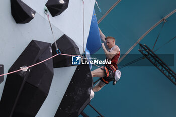 2024-08-09 - SCHUBERT Jakob of Austria Climbing Men's Boulder & Lead, Final Lead during the Olympic Games Paris 2024 on 9 August 2024 at Le Bourget Sport Climbing Venue - OLYMPIC GAMES PARIS 2024 - 09/08 - OLYMPIC GAMES PARIS 2024 - OLYMPIC GAMES