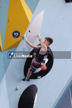 2024-08-09 - ROBERTS Toby of Great Britain Climbing Men's Boulder & Lead, Final Lead during the Olympic Games Paris 2024 on 9 August 2024 at Le Bourget Sport Climbing Venue - OLYMPIC GAMES PARIS 2024 - 09/08 - OLYMPIC GAMES PARIS 2024 - OLYMPIC GAMES