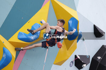 2024-08-09 - ROBERTS Toby of Great Britain Climbing Men's Boulder & Lead, Final Lead during the Olympic Games Paris 2024 on 9 August 2024 at Le Bourget Sport Climbing Venue - OLYMPIC GAMES PARIS 2024 - 09/08 - OLYMPIC GAMES PARIS 2024 - OLYMPIC GAMES