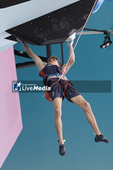 2024-08-09 - ROBERTS Toby of Great Britain Climbing Men's Boulder & Lead, Final Lead during the Olympic Games Paris 2024 on 9 August 2024 at Le Bourget Sport Climbing Venue - OLYMPIC GAMES PARIS 2024 - 09/08 - OLYMPIC GAMES PARIS 2024 - OLYMPIC GAMES