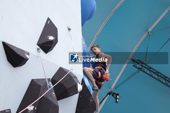 2024-08-09 - ROBERTS Toby of Great Britain Climbing Men's Boulder & Lead, Final Lead during the Olympic Games Paris 2024 on 9 August 2024 at Le Bourget Sport Climbing Venue - OLYMPIC GAMES PARIS 2024 - 09/08 - OLYMPIC GAMES PARIS 2024 - OLYMPIC GAMES