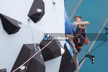 2024-08-09 - ROBERTS Toby of Great Britain Climbing Men's Boulder & Lead, Final Lead during the Olympic Games Paris 2024 on 9 August 2024 at Le Bourget Sport Climbing Venue - OLYMPIC GAMES PARIS 2024 - 09/08 - OLYMPIC GAMES PARIS 2024 - OLYMPIC GAMES