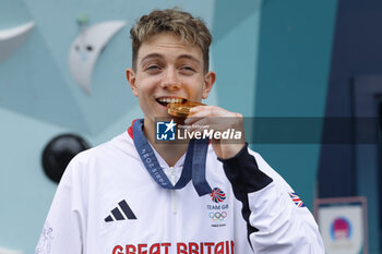 2024-08-09 - ROBERTS Toby of Great Britain Climbing Men's Boulder & Lead, Final Lead during the Olympic Games Paris 2024 on 9 August 2024 at Le Bourget Sport Climbing Venue - OLYMPIC GAMES PARIS 2024 - 09/08 - OLYMPIC GAMES PARIS 2024 - OLYMPIC GAMES