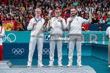 2024-08-09 - France Bronze medal, Table Tennis, Men's Team during the Olympic Games Paris 2024 on 9 August 2024 at South Paris Arena in Paris, France - OLYMPIC GAMES PARIS 2024 - 09/08 - OLYMPIC GAMES PARIS 2024 - OLYMPIC GAMES