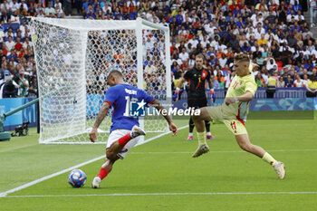 2024-08-09 - Enzo Millot of France and Fermín López of Spain, Football, Men's Gold Medal Match between France and Spain during the Olympic Games Paris 2024 on 9 August 2024 at Parc des Princes in Paris, France - OLYMPIC GAMES PARIS 2024 - 09/08 - OLYMPIC GAMES PARIS 2024 - OLYMPIC GAMES