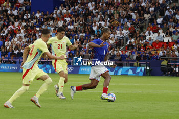 2024-08-09 - Loïc Badé of France and Sergio Camello of Spain, Football, Men's Gold Medal Match between France and Spain during the Olympic Games Paris 2024 on 9 August 2024 at Parc des Princes in Paris, France - OLYMPIC GAMES PARIS 2024 - 09/08 - OLYMPIC GAMES PARIS 2024 - OLYMPIC GAMES