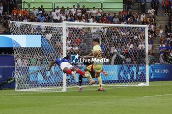 2024-08-09 - Bradley Locko of France and Juanlu Sánchez of Spain, Football, Men's Gold Medal Match between France and Spain during the Olympic Games Paris 2024 on 9 August 2024 at Parc des Princes in Paris, France - OLYMPIC GAMES PARIS 2024 - 09/08 - OLYMPIC GAMES PARIS 2024 - OLYMPIC GAMES