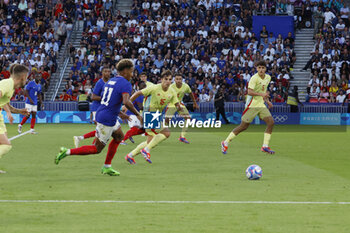 2024-08-09 - Désiré Doué of France and Adrián Bernabé of Spain, Football, Men's Gold Medal Match between France and Spain during the Olympic Games Paris 2024 on 9 August 2024 at Parc des Princes in Paris, France - OLYMPIC GAMES PARIS 2024 - 09/08 - OLYMPIC GAMES PARIS 2024 - OLYMPIC GAMES