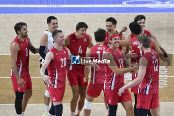 2024-08-09 - Celebration of USA, Volleyball, Men's Bronze Medal Match between Italy and United States during the Olympic Games Paris 2024 on 9 August 2024 at South Paris Arena in Paris, France - OLYMPIC GAMES PARIS 2024 - 09/08 - OLYMPIC GAMES PARIS 2024 - OLYMPIC GAMES