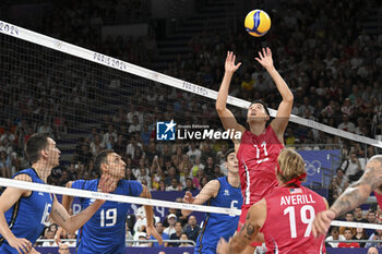 2024-08-09 - Micah Christenson (USA), Volleyball, Men's Bronze Medal Match between Italy and United States during the Olympic Games Paris 2024 on 9 August 2024 at South Paris Arena in Paris, France - OLYMPIC GAMES PARIS 2024 - 09/08 - OLYMPIC GAMES PARIS 2024 - OLYMPIC GAMES