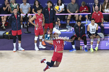 2024-08-09 - Taylor Averill (USA), Volleyball, Men's Bronze Medal Match between Italy and United States during the Olympic Games Paris 2024 on 9 August 2024 at South Paris Arena in Paris, France - OLYMPIC GAMES PARIS 2024 - 09/08 - OLYMPIC GAMES PARIS 2024 - OLYMPIC GAMES