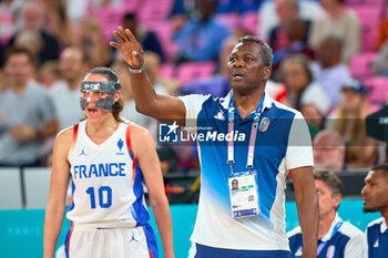 2024-08-09 - Coach Jean-Aimé Toupane of France, Basketball, Women's Semifinal between France and Belgium during the Olympic Games Paris 2024 on 9 August 2024 at Bercy Arena in Paris, France - OLYMPIC GAMES PARIS 2024 - 09/08 - OLYMPIC GAMES PARIS 2024 - OLYMPIC GAMES