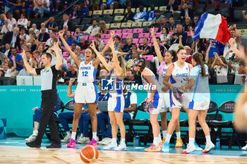 2024-08-09 - Bench of France celebrate, Basketball, Women's Semifinal between France and Belgium during the Olympic Games Paris 2024 on 9 August 2024 at Bercy Arena in Paris, France - OLYMPIC GAMES PARIS 2024 - 09/08 - OLYMPIC GAMES PARIS 2024 - OLYMPIC GAMES