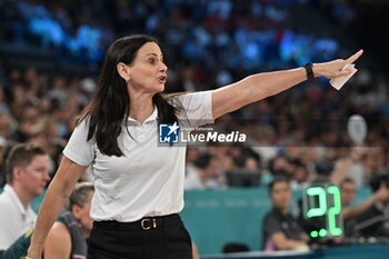 2024-08-09 - Coach Sandy Brondello (AUS), Basketball, Women's Semifinal between United States and Australia during the Olympic Games Paris 2024 on 9 August 2024 at Bercy Arena in Paris, France - OLYMPIC GAMES PARIS 2024 - 09/08 - OLYMPIC GAMES PARIS 2024 - OLYMPIC GAMES