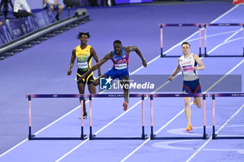 2024-08-09 - BENJAMIN Rai ( USA ) Gold medal, Athletics, Men's 400m Hurdles Final during the Olympic Games Paris 2024 on 9 August 2024 at Stade de France in Saint-Denis near Paris, France - OLYMPIC GAMES PARIS 2024 - 09/08 - OLYMPIC GAMES PARIS 2024 - OLYMPIC GAMES